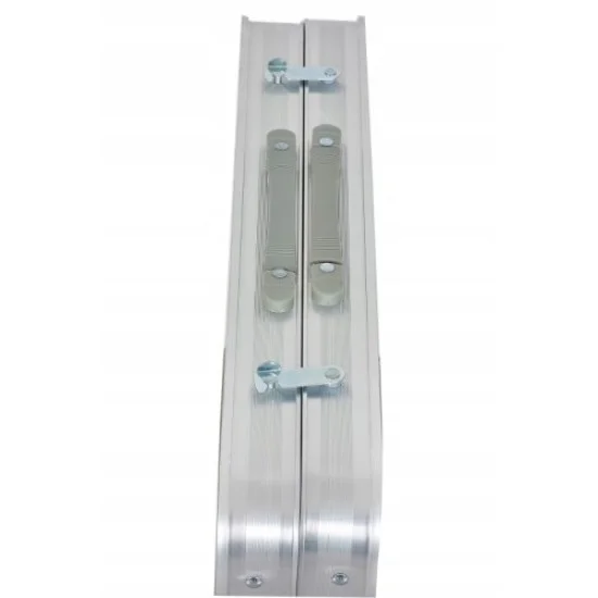 Сгъваема маса за къмпинг MAXIMA, С 4 стола и отвор за чадър, Бяла 60021001