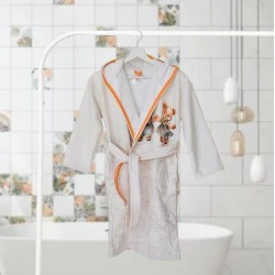 ДЕТСКИ ХАЛАТ ЗА БАНЯ DF ПЕЧАТ L - МЕЧЕ 4060200249