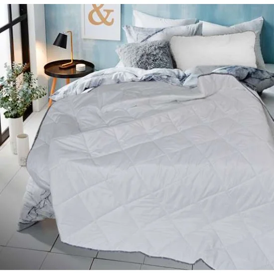 Олекотена завивка микрофибър ед. вата с карбонова нишка 150/210 - бял Олекотена завивка микрофибър ед. вата с карбонова нишка 150/210 - бял