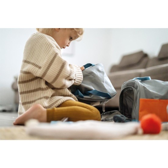 Small Foot Котенце с чанта за носене, с включени аксесоари за грижа Small Foot Котенце с чанта за носене, с включени аксесоари за грижа