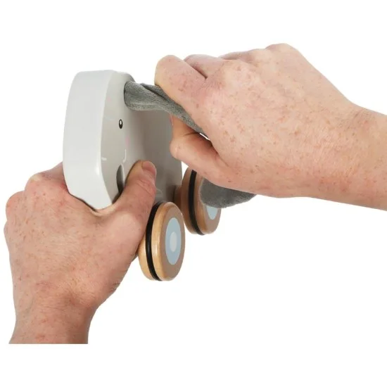 Small Foot Слонче за дърпане, дървено, с шумящи уши Small Foot Слонче за дърпане, дървено, с шумящи уши