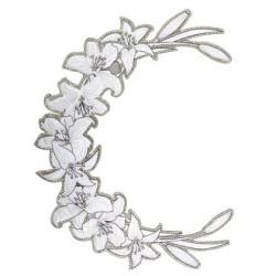 Декорация бял лилиум с камъчета за дрехи /490903/